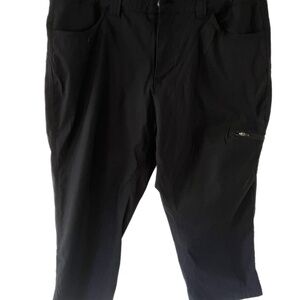 Eddie Bauer Utility Cargo Crop Performance zip pocket pants